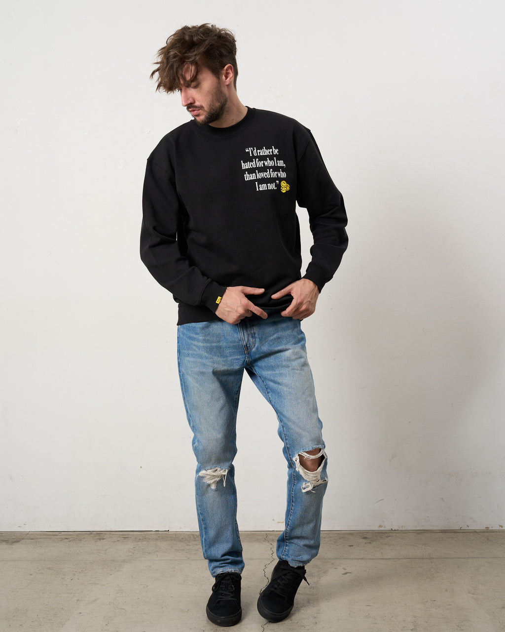 【STUD MUFFIN(スタッドマフィン)】オーセンティックパイル ラベルプリント ボーンパッチワーク スエットシャツ(624-02907) Black