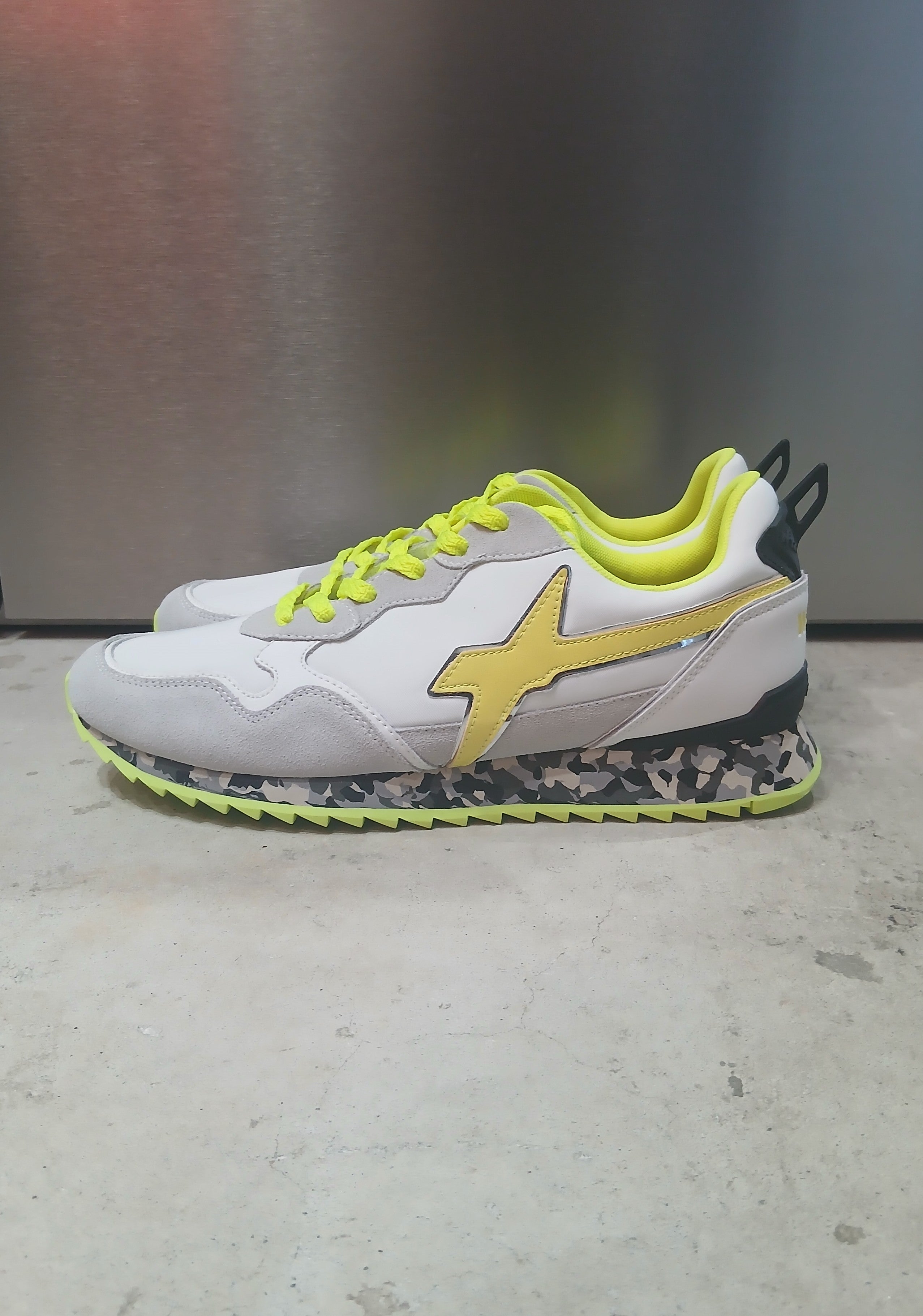 W6YZ スニーカー (WHITE-GRAY-NEON YELLOW)