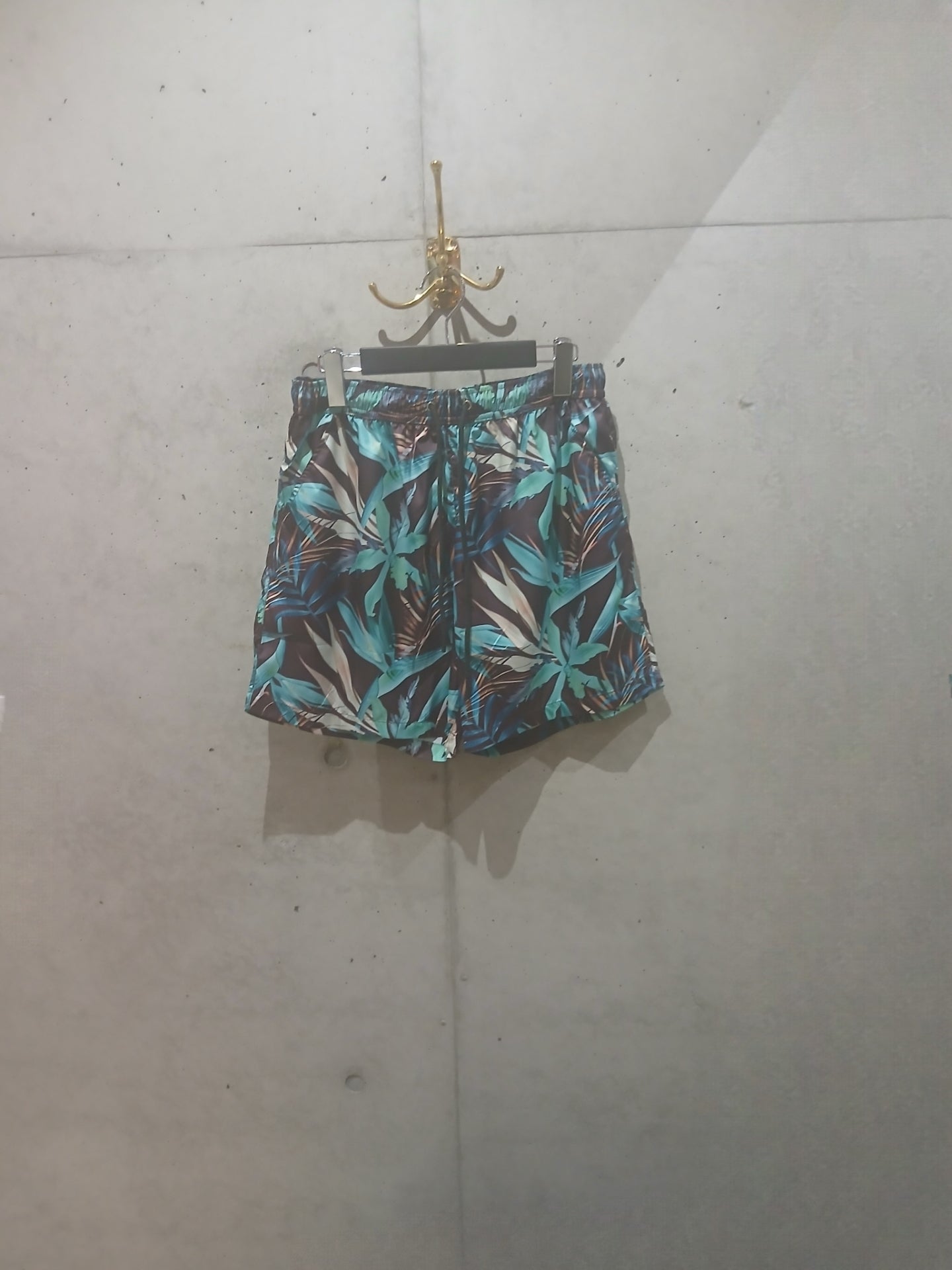 Mauna Kea ドローストリングショートパンツ (LEAF）