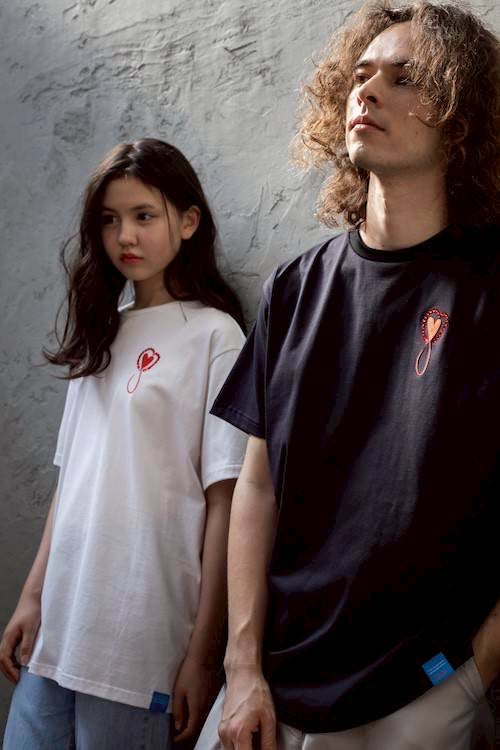MAISON  HONORE Tiphanie Stone TEEストーンロゴTシャツ　BLACK✖️ RED