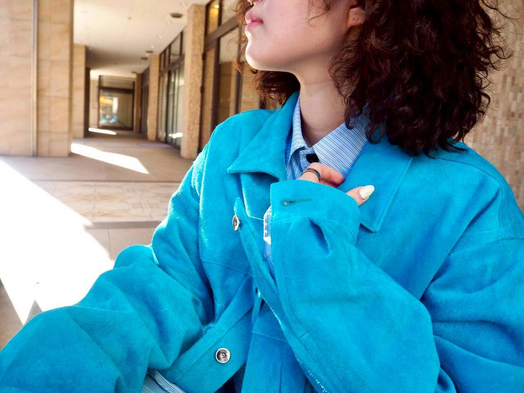 A LEATHER   TRUCKER JACKET