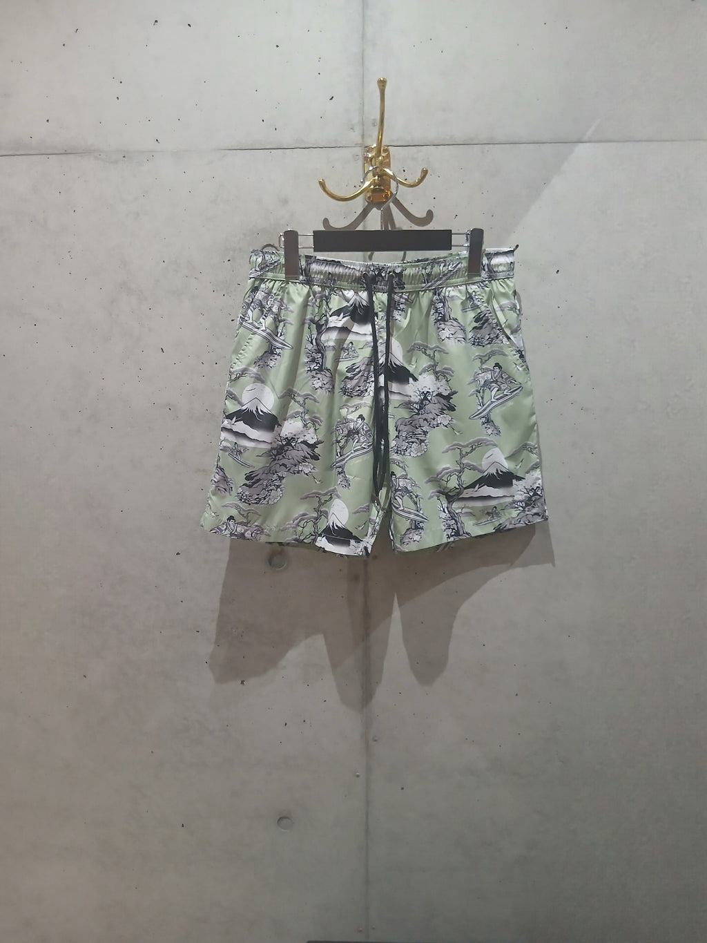 Mauna Kea ドローストリングショートパンツ (GREEN）
